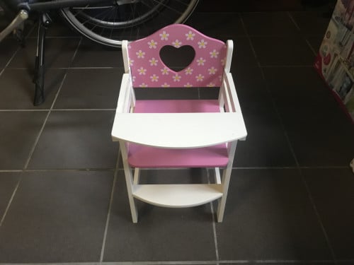 Kinderstoel voor baby pop
