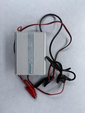 LBC 300 Acculader