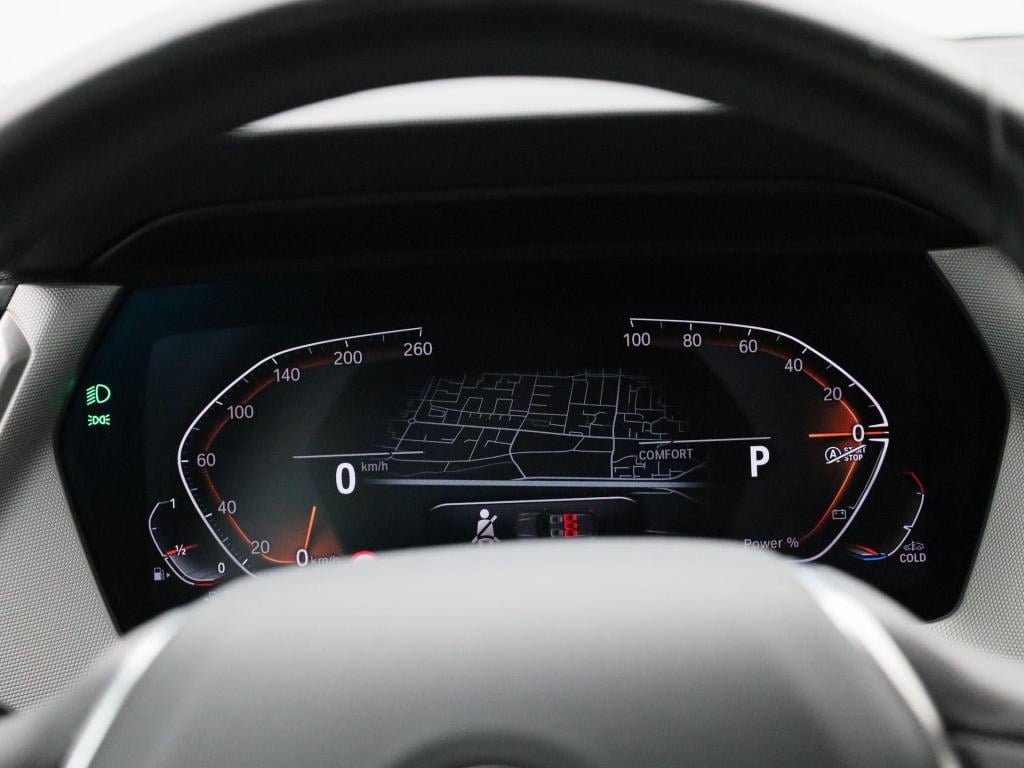 BMW 1 Serie 116i business edition | digitaal dashboard | keyless | stoelver