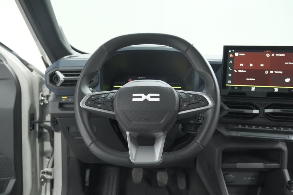 Dacia Duster mild hybrid 130 expression | camera | stoelverwarming | apple 