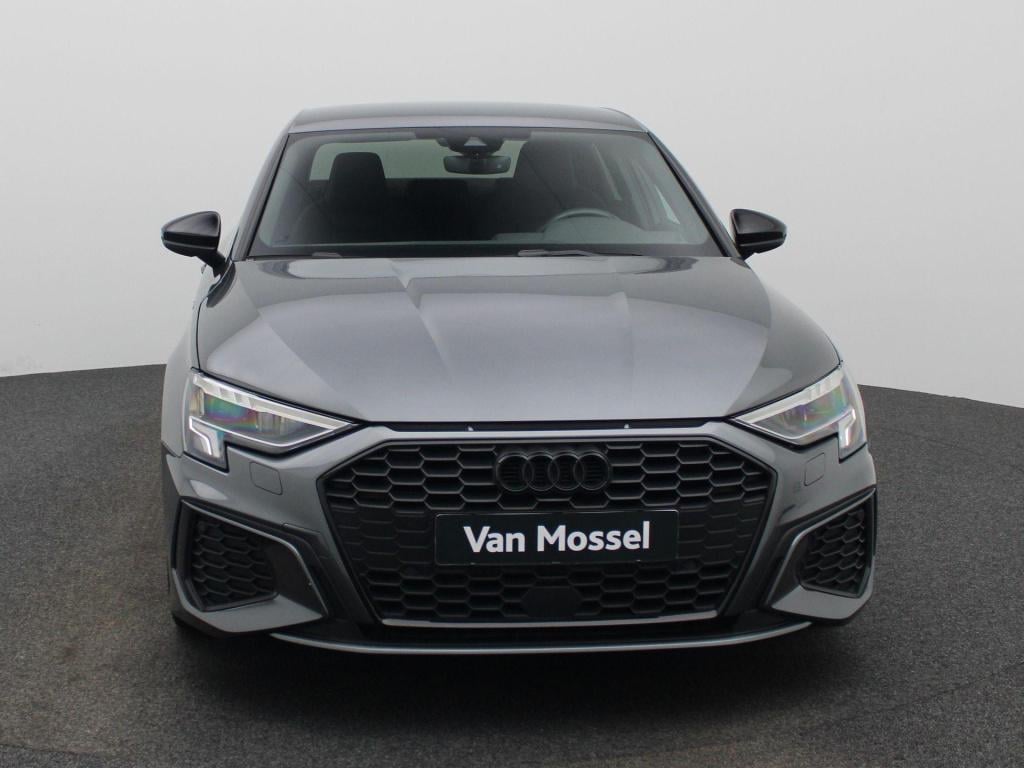 Audi A3 limousine 30 tfsi s edition | automaat | navigatie | vlak stuur | c