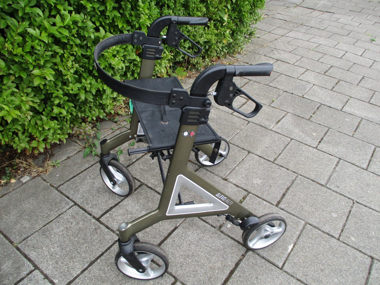 Prachtige Alevo alu  rollator te koop