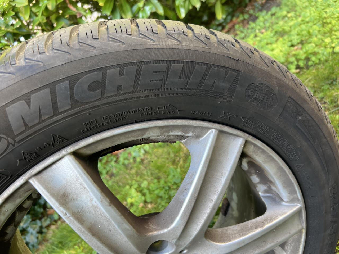 4 winterbanden Michelin Alpin