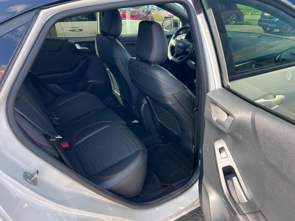 Ford Puma 1.0i ecoboost hybrid 125pk st-line x , voorruitverwarming , stuur