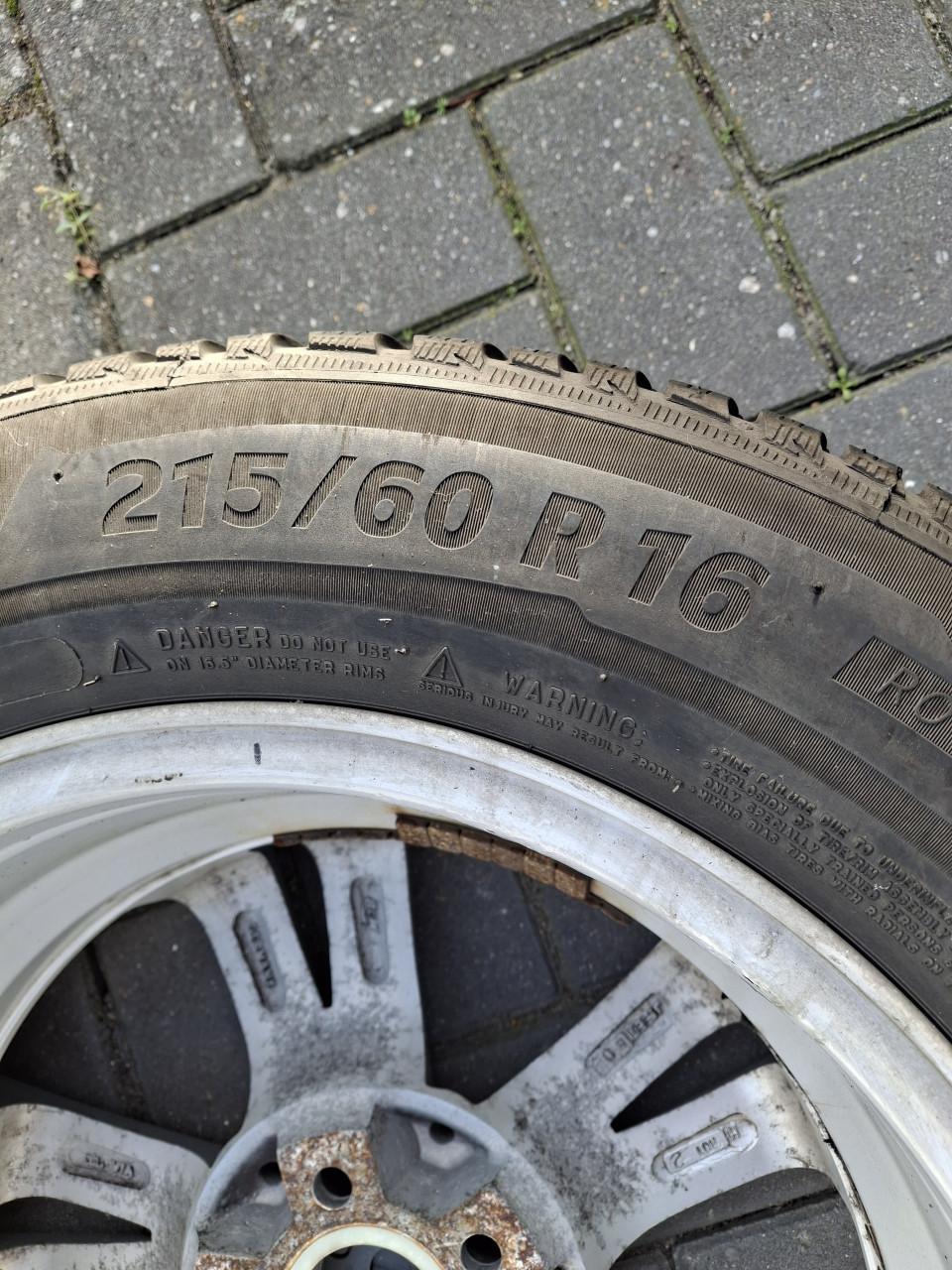 Winterbanden met velgen