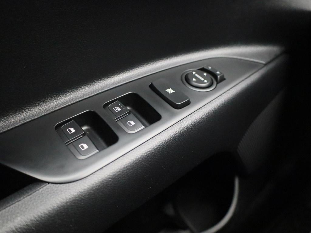 Kia Stonic 1.2 mpi design edition | apple carplay / android auto | parkeers