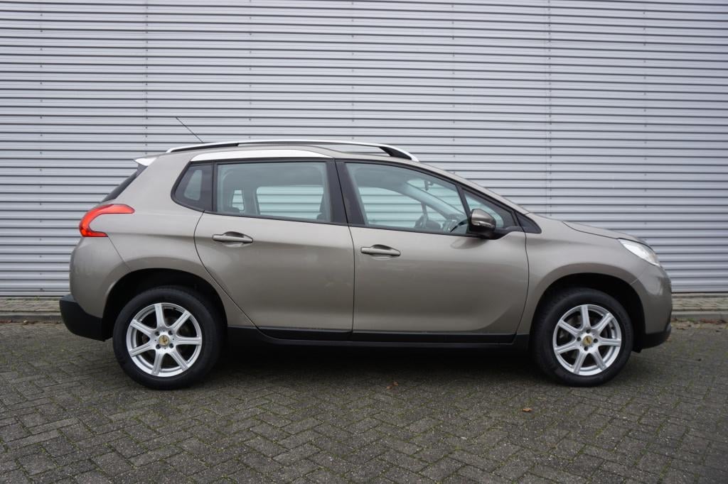 Peugeot 2008 1.2 puretech active airco / navi / cruise / pano / carplay / p