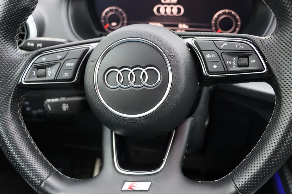 Audi Q2 30 tfsi s-line edition sound 110pk