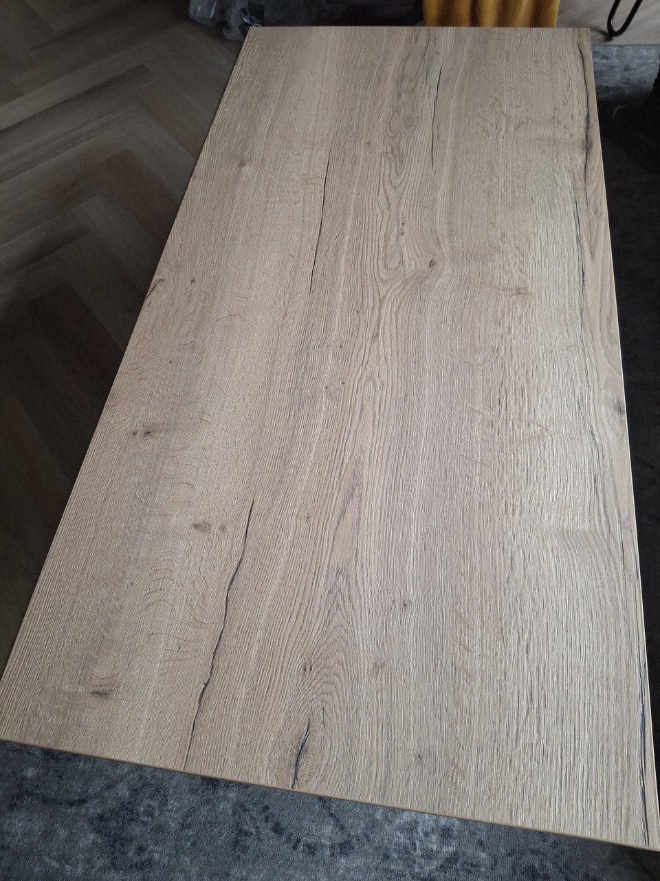 Mooie grote eettafel - IN PERFECTE STAAT