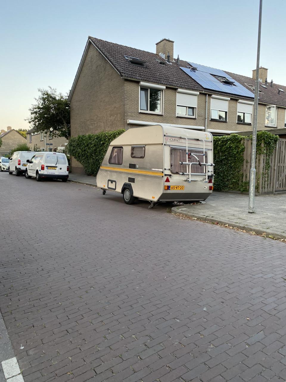 Kip Caravan (1988) incl stallingplek