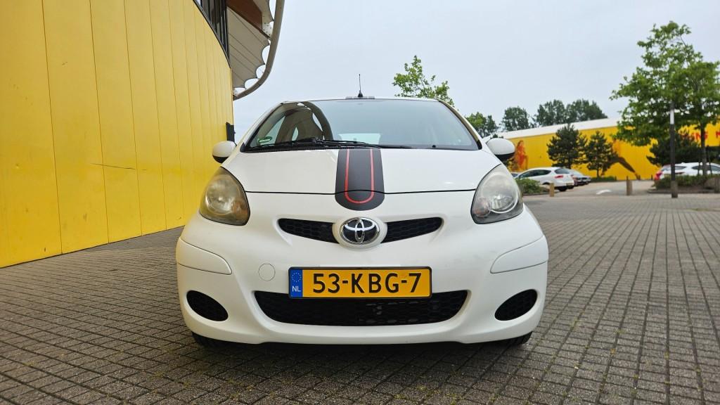 Toyota Aygo 1.0-12v xcite white