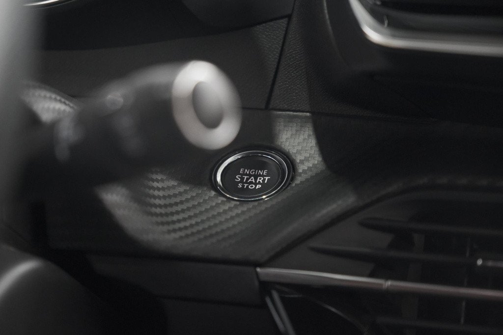 Peugeot 208 puretech 100 gt | camera | navigatie | apple carplay | parkeers