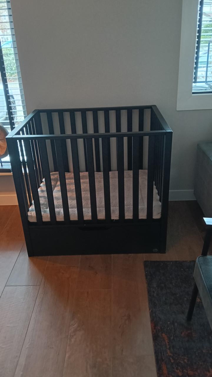 Zwarte box met lade