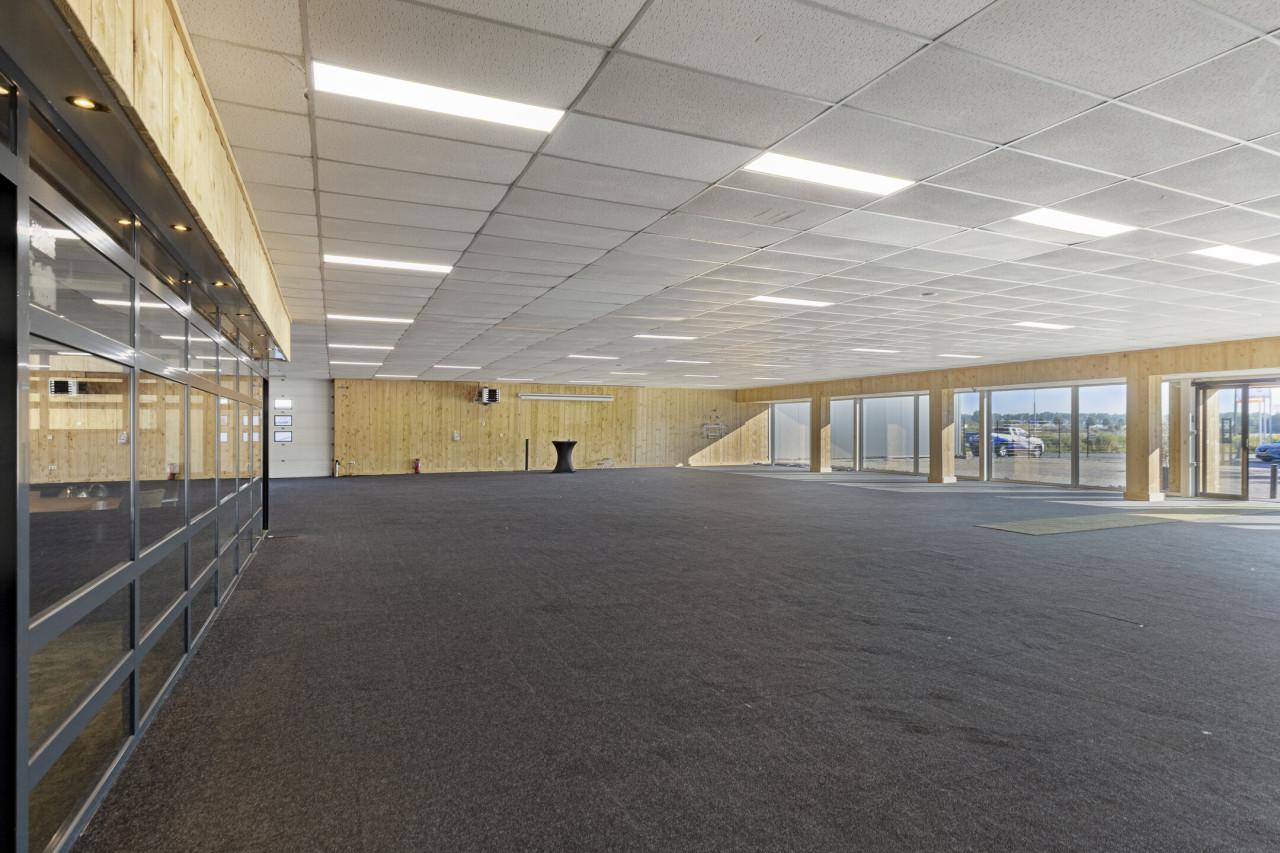 TE KOOP | Multifunctionele bedrijfsruimte-/showroom in ’s-Heer Arendskerke
