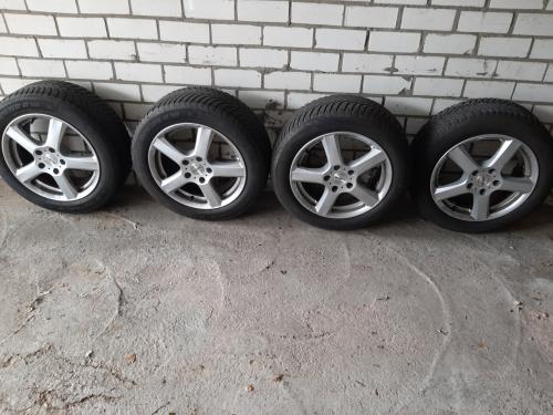 Lichtmetalen velgen met winterbanden voor b.v. Golf Plus