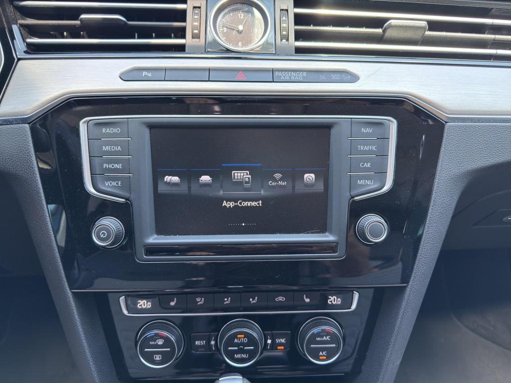 Volkswagen Passat variant 1.4 tsi act connected series plus | r-line | mass