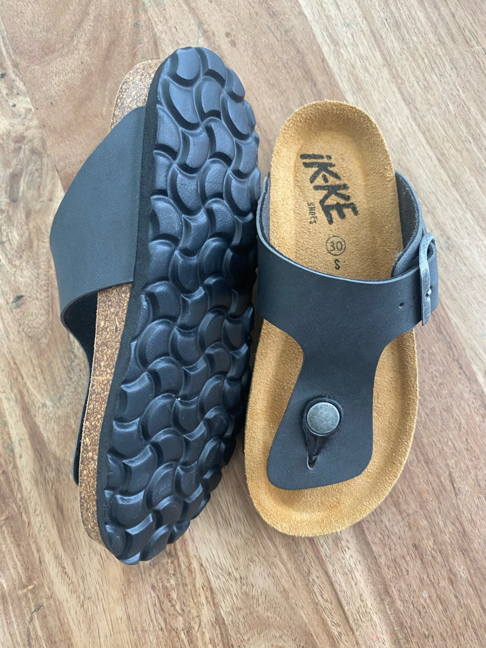 Slippers van Ik-ke maat 30.