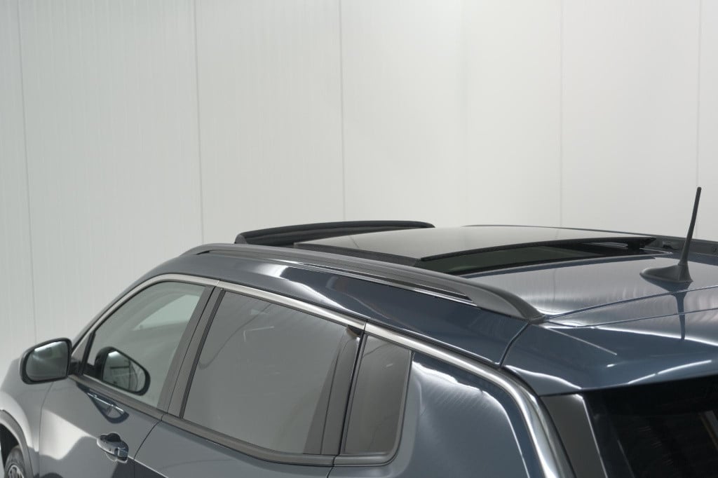 Jeep Compass 4xe 190 plug-in hybrid electric limited | elektrisch panoramad