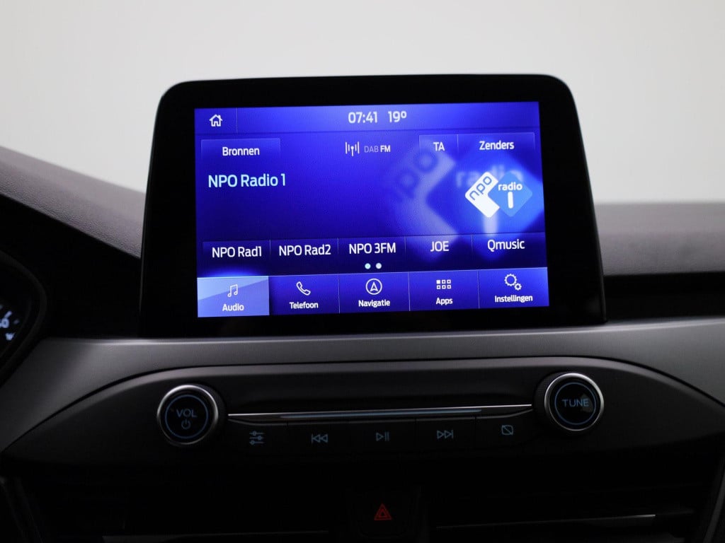 Ford Focus wagon 1.0 ecoboost hybrid connected | navigatie | cruise control