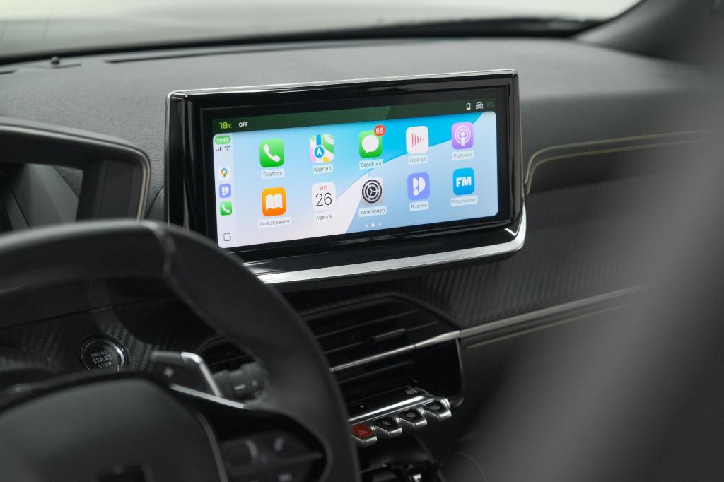 Peugeot 2008 puretech 130 eat8 gt | camera | parkeersensoren | apple carpla