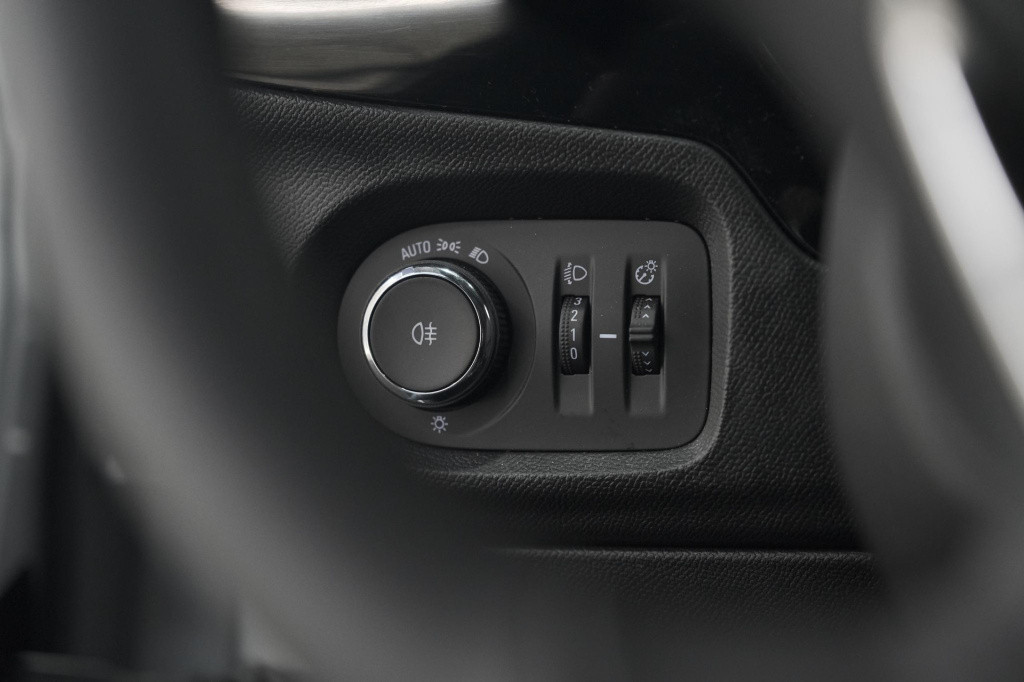 Opel Corsa 130 eat8 gs line | camera | navigatie | apple carplay | parkeers