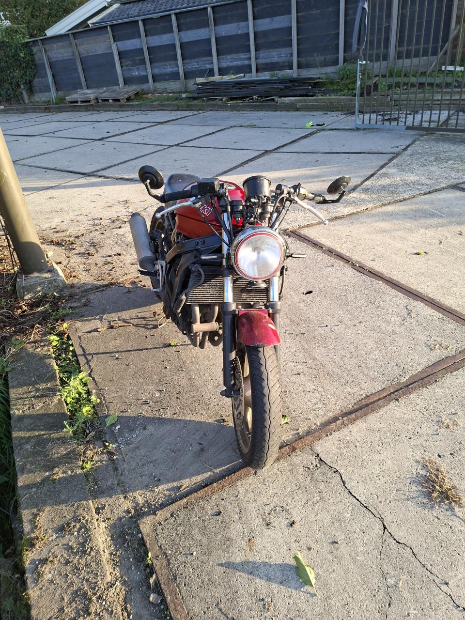 Suzuki GSX 750  F lage prijsklasse