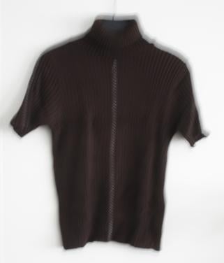 Bruin tshirt met col en details  maat 44