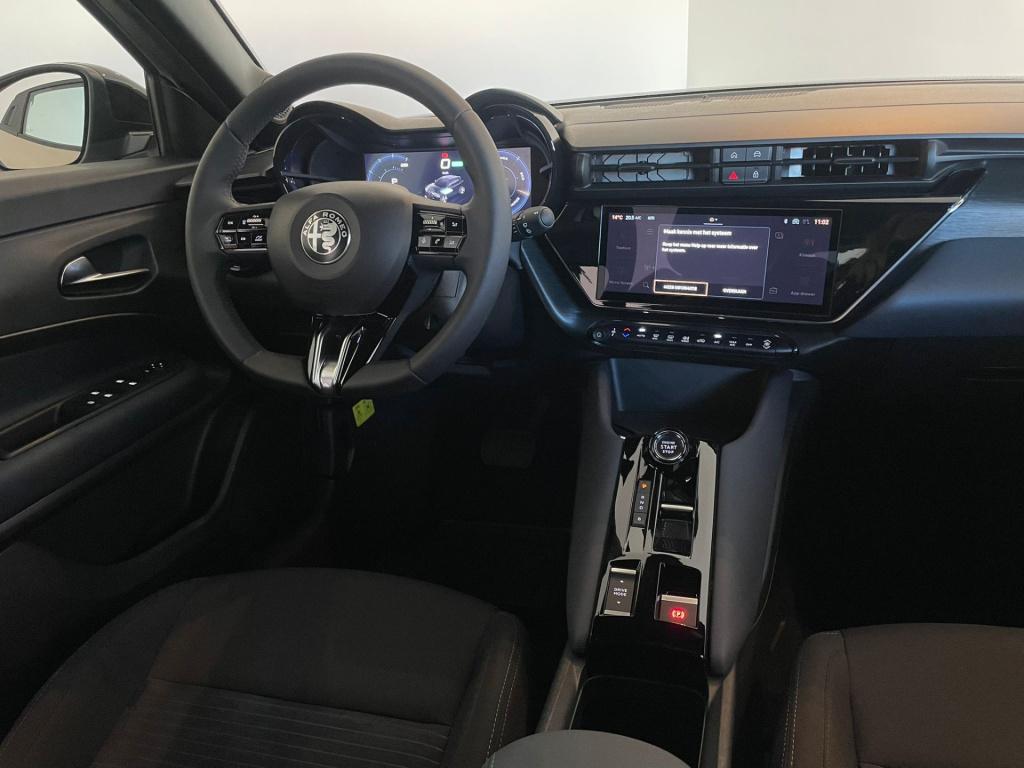 Alfa Romeo Junior elettrica 54 kwh