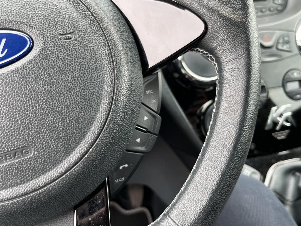 Ford KA 1.2 metal start/stop | incl. set winterbanden | climate control | v