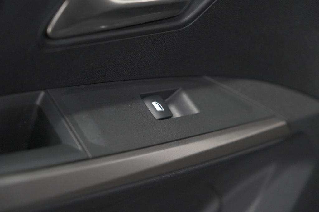 Peugeot 5008 1.2 hybrid 136 e-dcs6 allure | 7 zitplaatsen | camera | stoelv