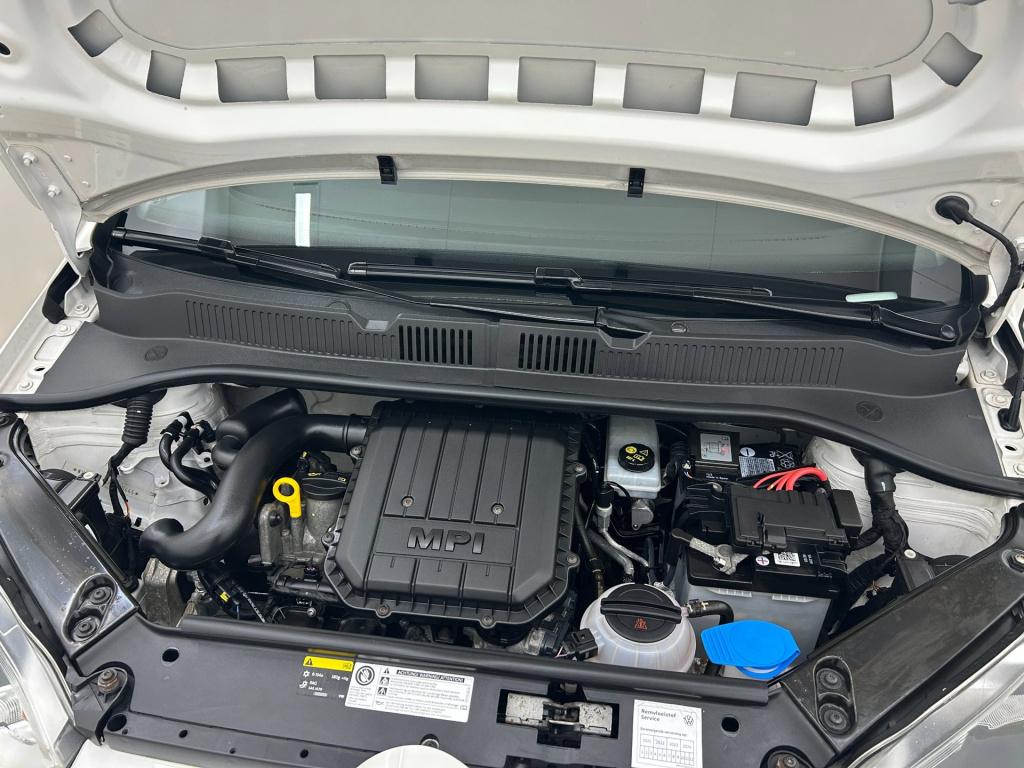 Volkswagen UP! occasion 1.0 move up! bluemotion | wit | tweedehands volkswa