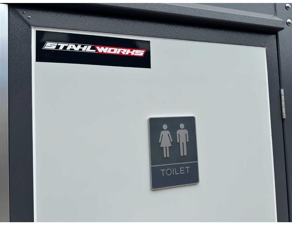 Toilet unit.