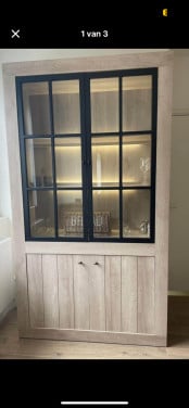 Vitrinekast met verlichting 135/48/220