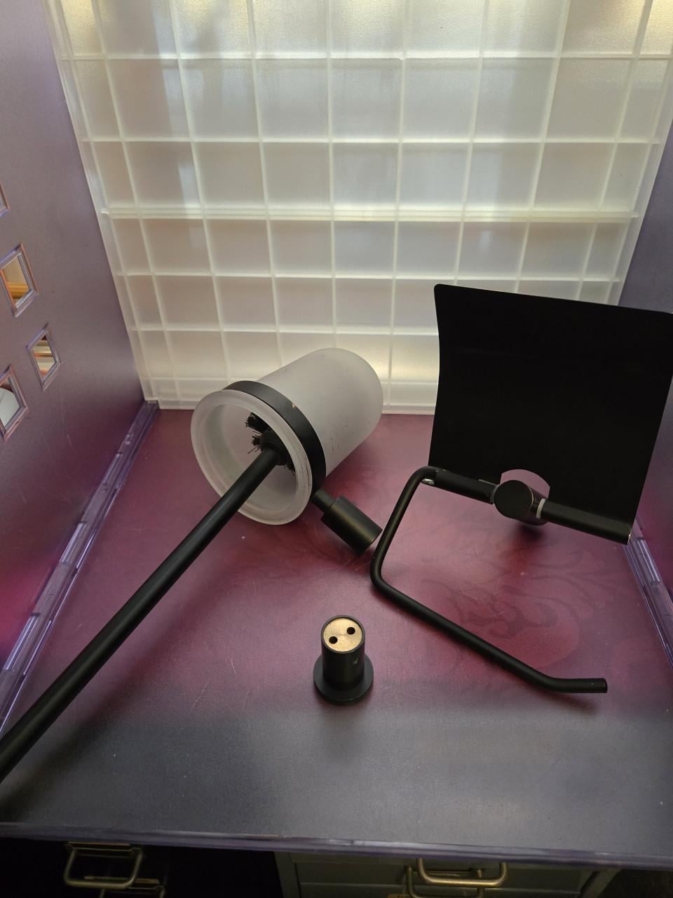 Zwarte toiletset toiletrolhouder ,toiletborstelhouder en handdoekhaak.