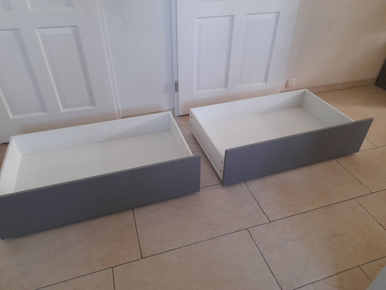 4 x Bed laden op wielen   (in goede nette staat)