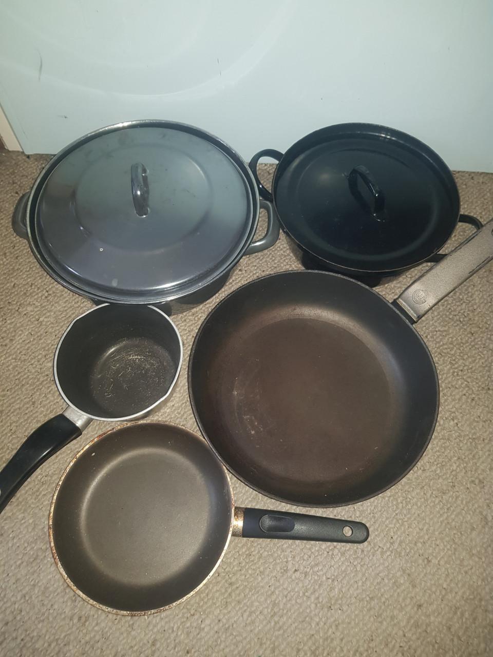 Partij kook en bakpannen