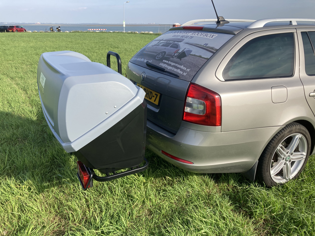 Trekhaakkoffer huren? Dakkoffer Verhuur Zeeland