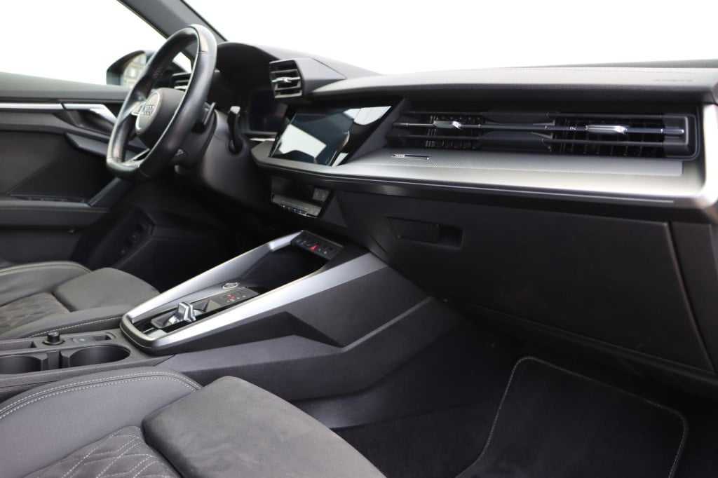 Audi A3 sportback 40 tfsi e s edition 204pk s-tronic