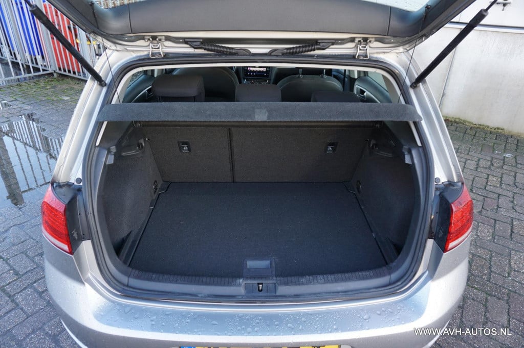 Volkswagen Golf 1.0 tsi trendline