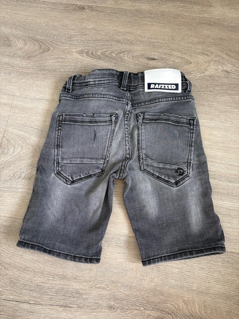 Korte broek van Raizzed maat 7/122.
