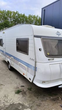 Hobby 540 UL (2000) met voortent en luifel ENKELE BEDDEN