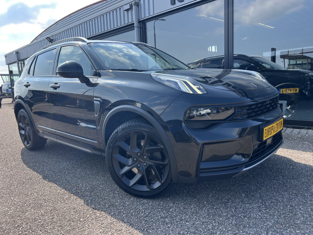 Lynk & Co 01 1.5 261pk plug in hybrid , black edition , panodak , 360gr cam