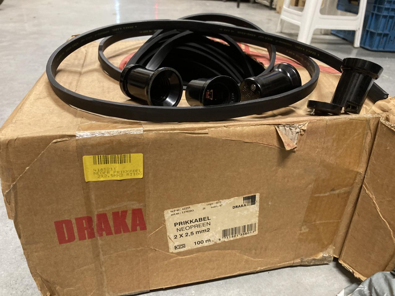 Prikkabel zwart + fittingen