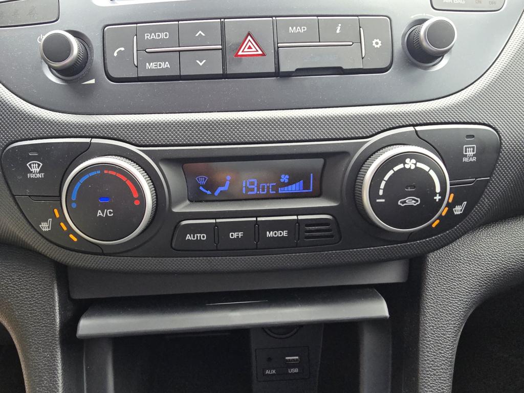 Hyundai I 10 1.0i premium stoel/stuur verwarming | airco | fietsendrager | 