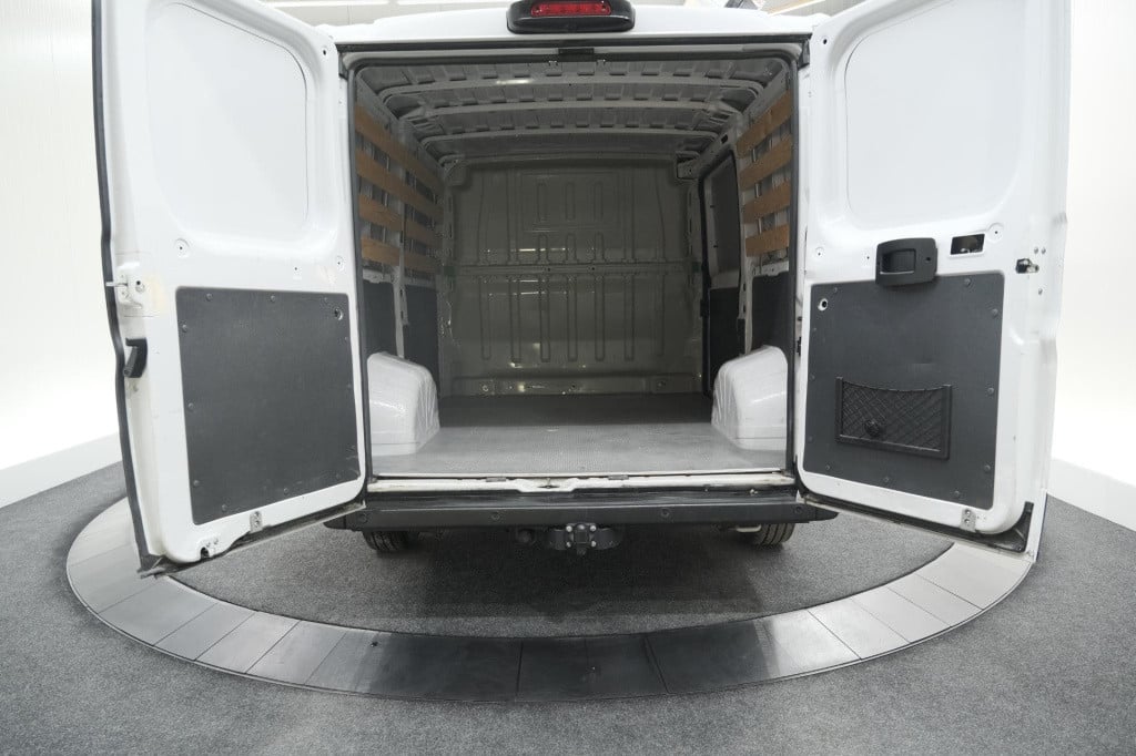 Peugeot Boxer 330 2.2 bluehdi 120 l1h1 premium | trekhaak | camera | betimm