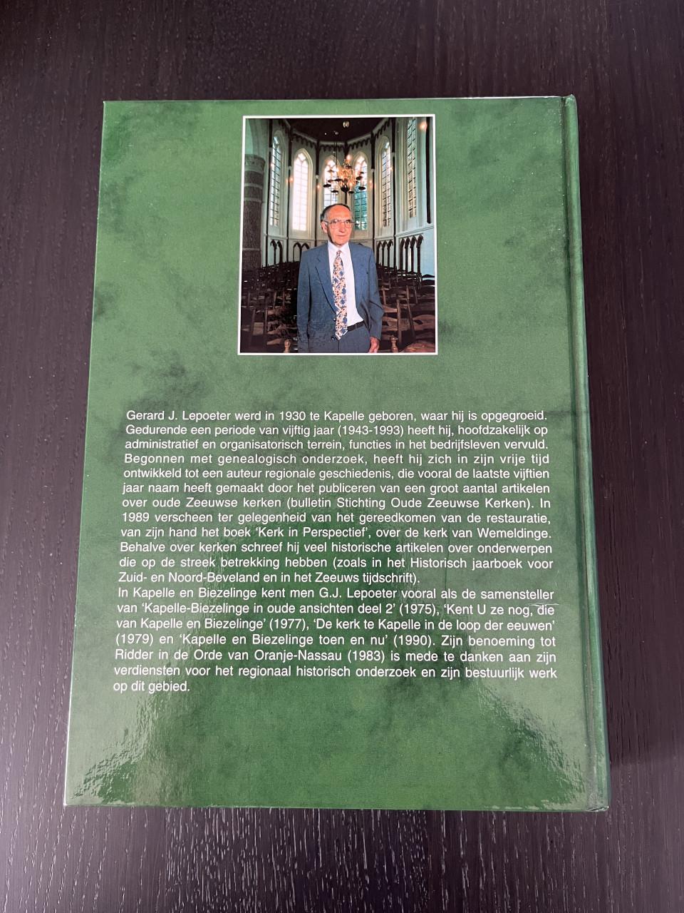 Boek: De Geheimen van de kerk van Kapelle onthuld