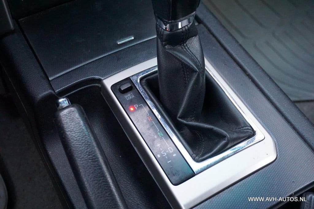 Toyota Land Cruiser 3.0 d-4d-f vx window van