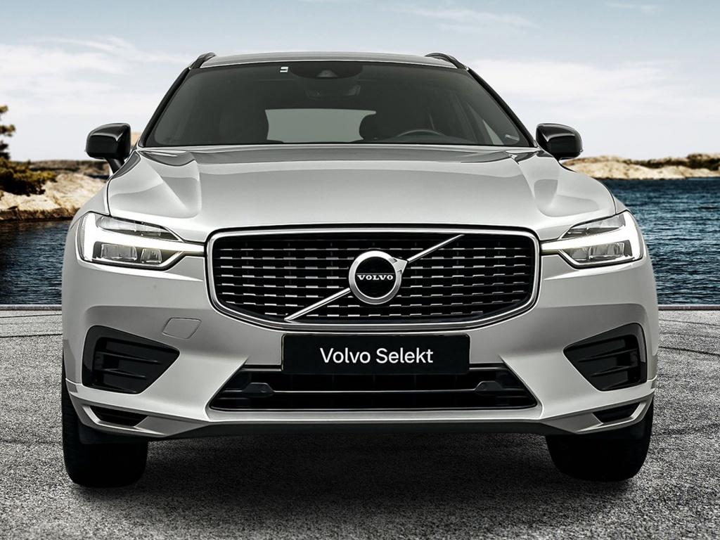 Volvo XC60 b5 264pk r-design| pano| camera| stoelverwarming| trekhaak