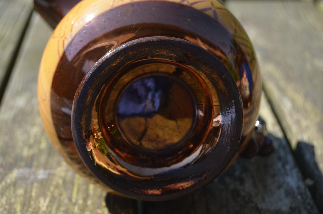 Goudsteen melk/waterkan Staffordshire ca. 1850