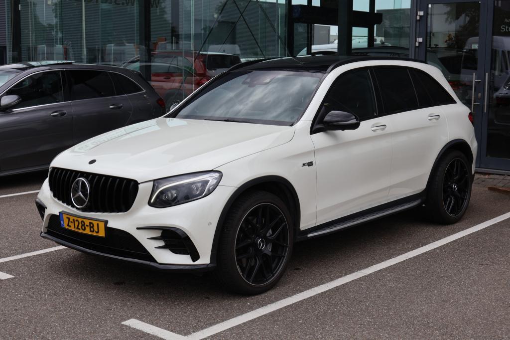 Mercedes-Benz Glc amg 43 4matic 367 pk i luchtvering i airmatic i panoramad